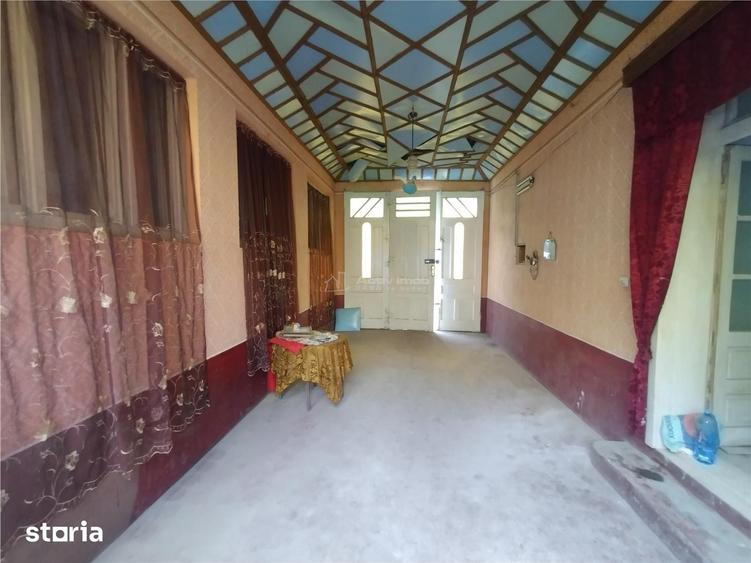 Casă cu 7 camere cu Teren 540 Mp în Berliște