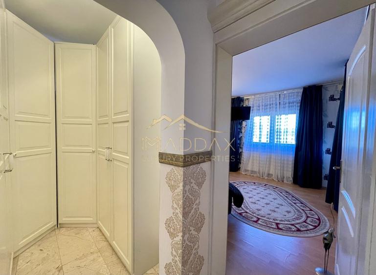 Casă individuală cu 7 camere cu Piscina în Balotești