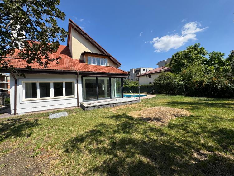 Casă individuală cu 4 camere cu Piscina în Pipera