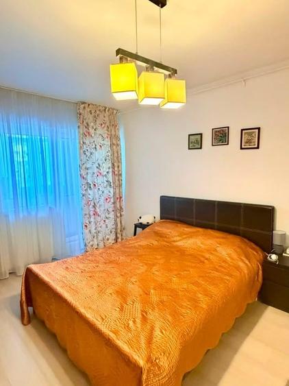 Apartament cu 2 camere semidecomandat în Văcăresti
