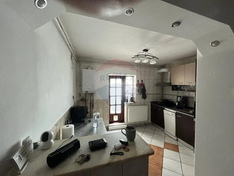 Apartament cu 3 camere decomandat în Gorjului