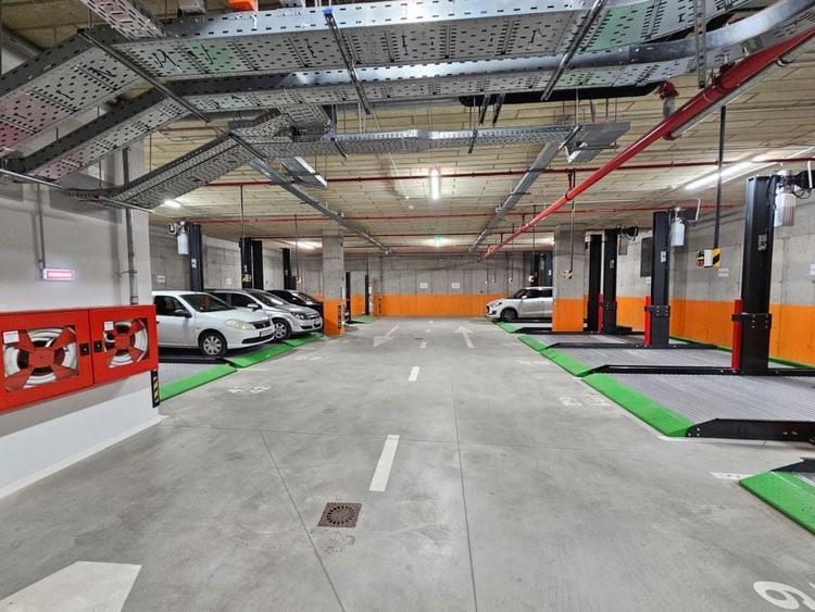 Birou, de 320 mp, în Central