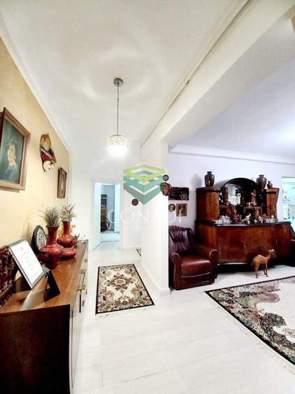 Apartament cu 3 camere decomandat, mobilat în Băneasa