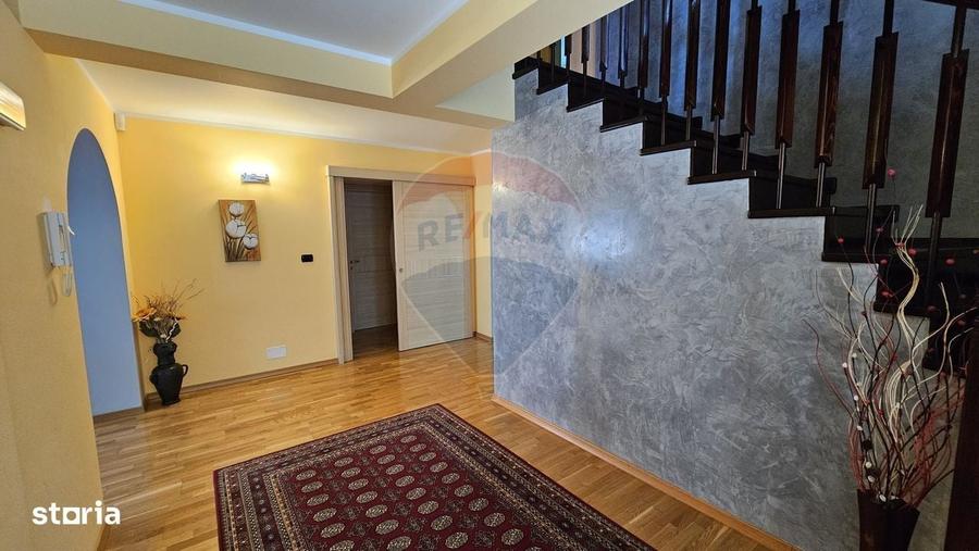 Casă cu 4 camere în Obcini