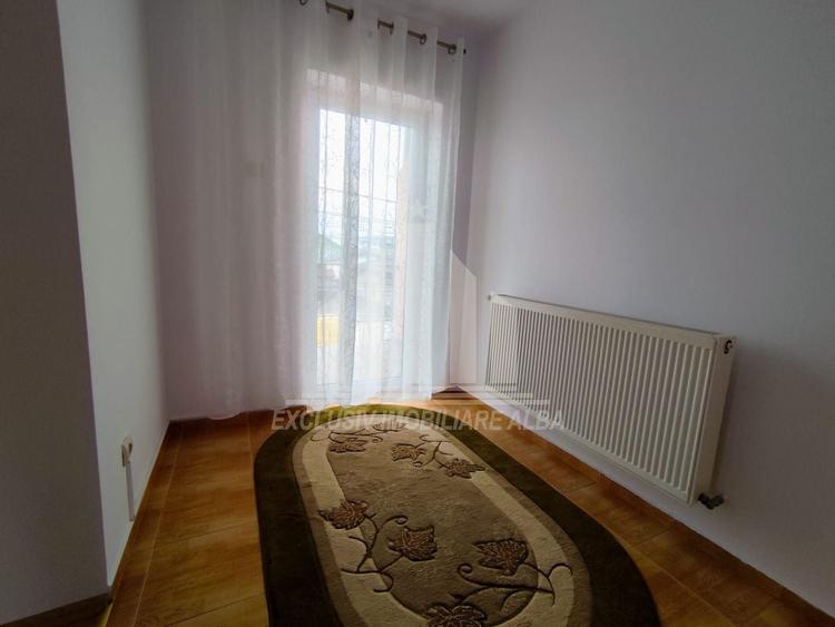 Apartament cu 3 camere decomandat, mobilat în Micești