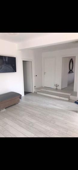 Casă cu 4 camere în Curtea de Argeș
