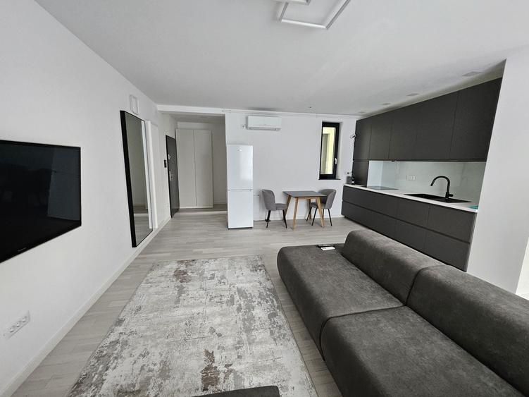 Apartament cu 2 camere semidecomandat în Dumbrăvița