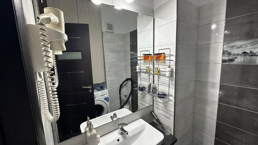 Apartament cu 3 camere decomandat, mobilat în 8 Martie
