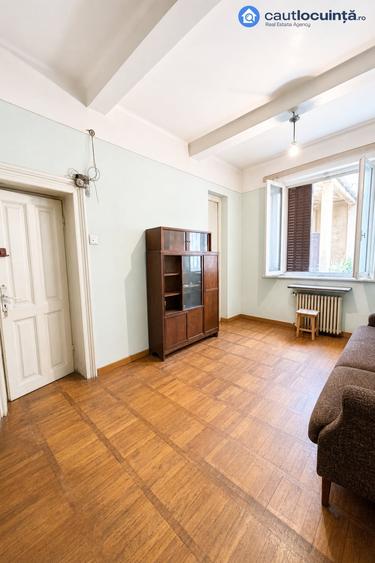 Apartament cu 3 camere în P-ța Romană