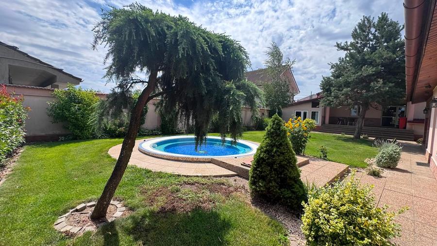 Casă individuală cu 3 camere cu Piscina în Periferie