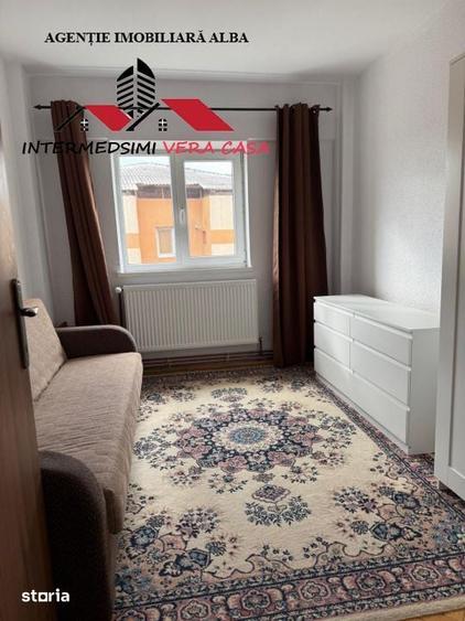 Apartament cu 3 camere decomandat în Cetate