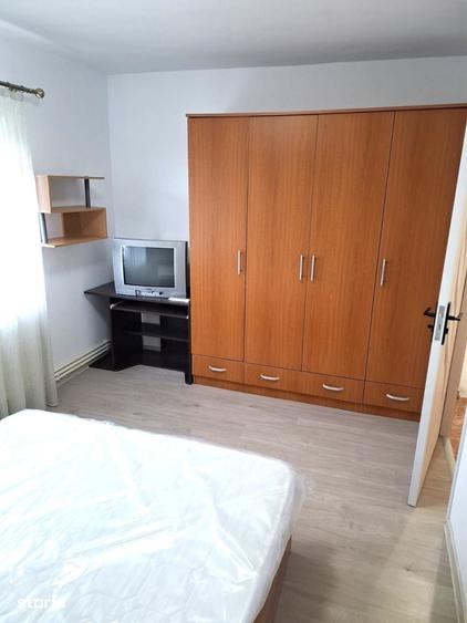 Apartament cu 2 camere semidecomandat în Broșteni