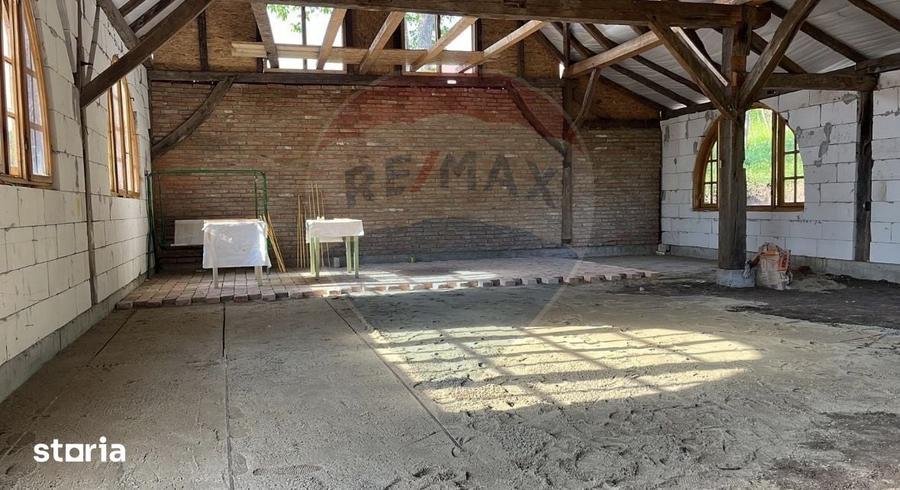 Casă cu 4 camere cu Teren 8514 Mp în Blăjel
