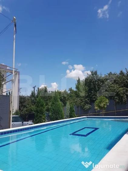 Apartament cu 3 camere semidecomandat în Plaiul Vulcanești
