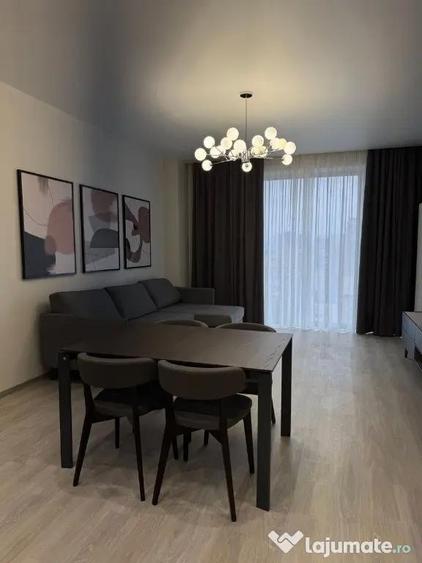 Apartament cu 3 camere decomandat în Drumul Taberei