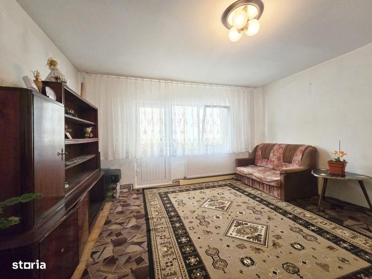 Apartament cu 3 camere decomandat în Micălaca