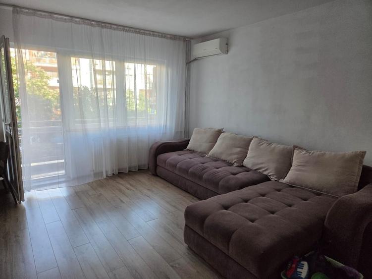 Apartament cu 2 camere decomandat în Valea Ialomiței