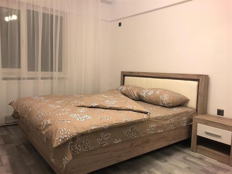 Apartament cu 2 camere semidecomandat, mobilat în Independenței