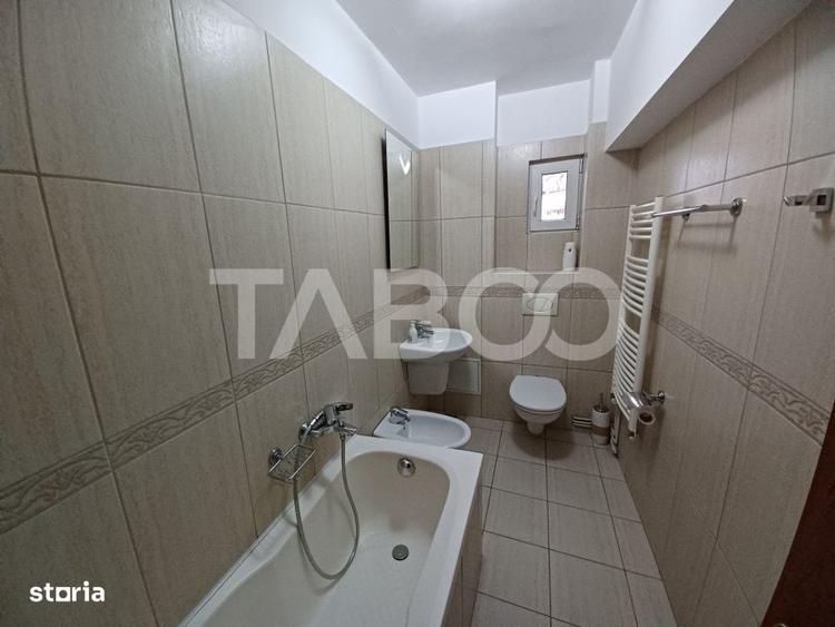Apartament spatios cu 3 camere si 2 bai plus balcon in zona Central - 2
