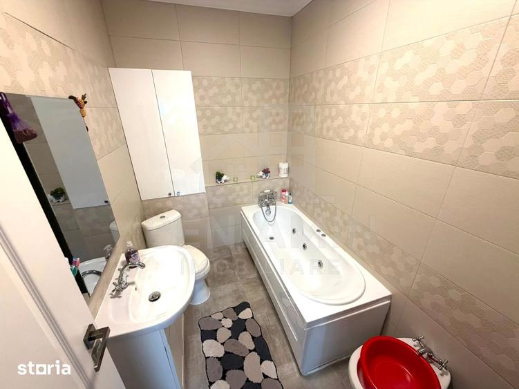 Apartament cu 3 camere în Craiovița Nouă