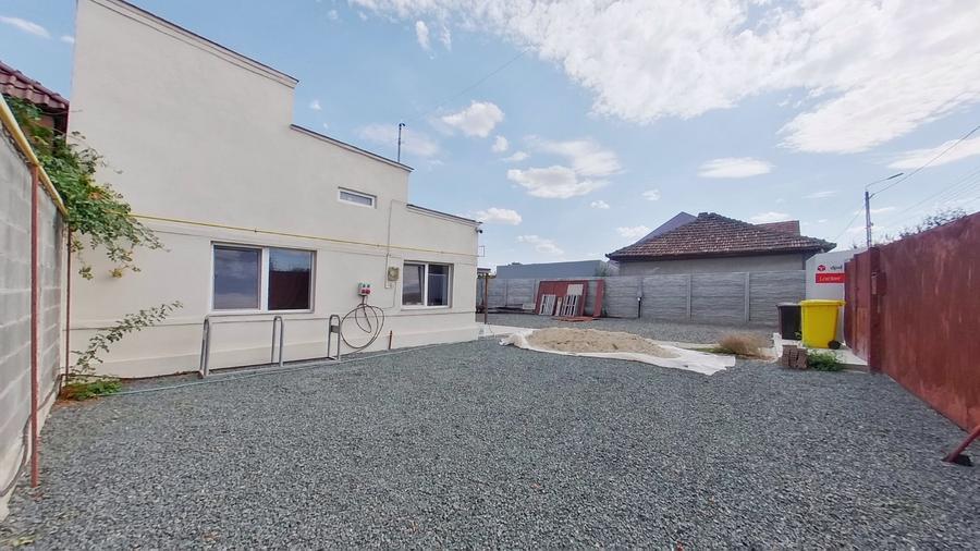 Casă individuală cu 2 camere cu Canalizare în Pârneava