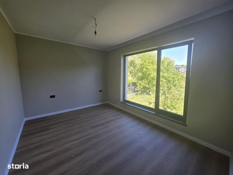 Casă cu 4 camere cu Teren 500 Mp în Bârnova