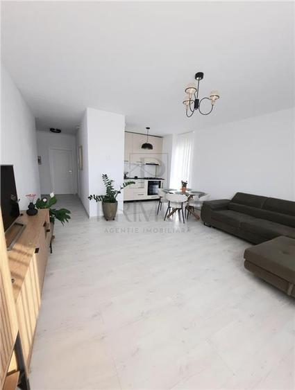 Apartament cu 2 camere semidecomandat, mobilat în Aradului
