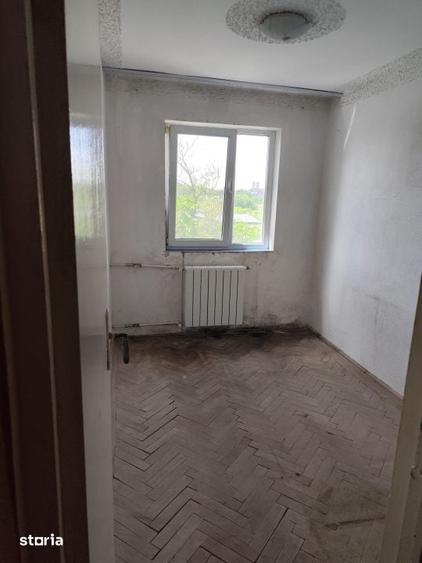Apartament cu 3 camere în Km 4
