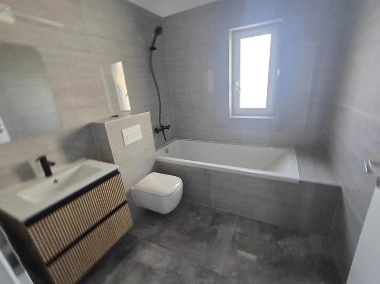 Casă cu 4 camere cu Teren 250 Mp în Moșnița Nouă