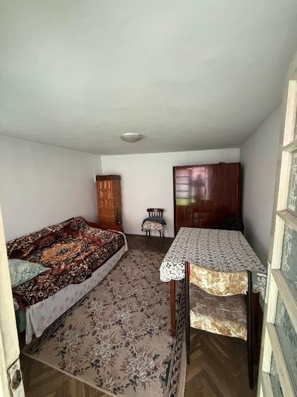 Casă individuală cu 6 camere cu Teren 1000 Mp în Iablanița