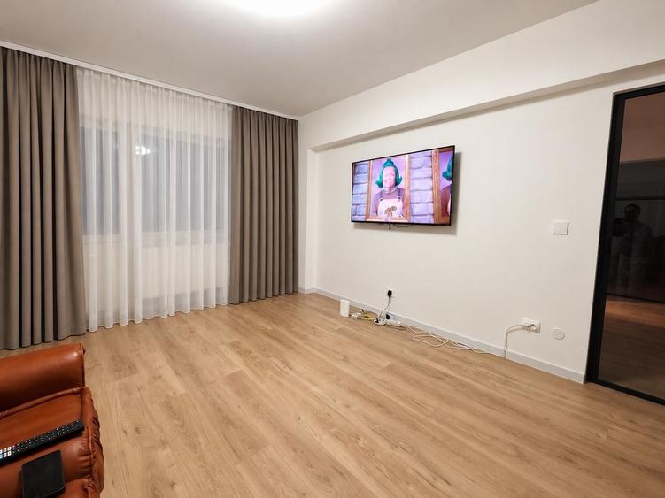 Apartament cu 4 camere decomandat în Alexandru cel Bun