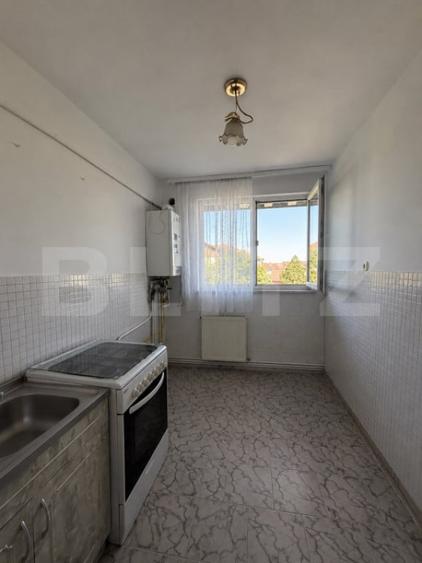 Apartament cu 2 camere semidecomandat în 1 Mai