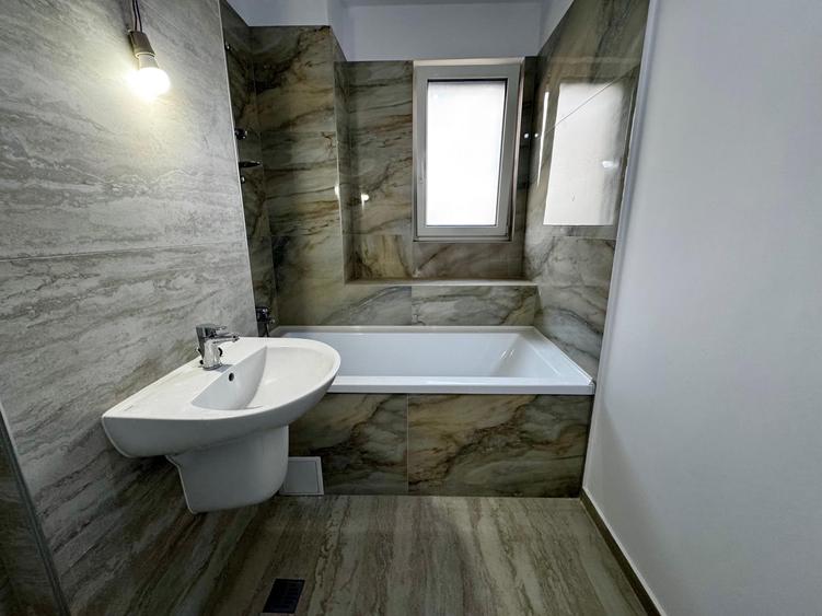 Apartament cu 2 camere decomandat în Aradului
