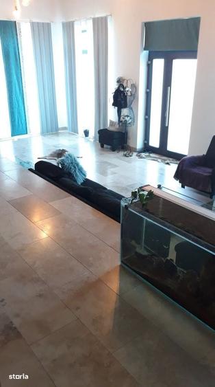 Casă cu 4 camere în Stâncești