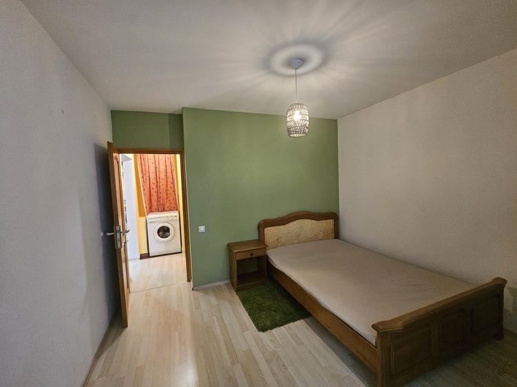 Apartament cu 3 camere semidecomandat, mobilat în Plopilor
