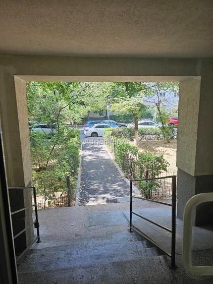 Apartament cu 2 camere decomandat, mobilat în Dorobanți