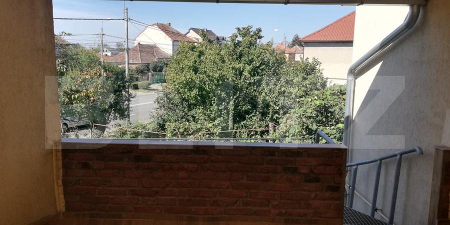 Casă individuală cu 11 camere cu Canalizare în Aurel Vlaicu