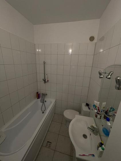 Casă cu 2 camere decomandat în Exterior Vest