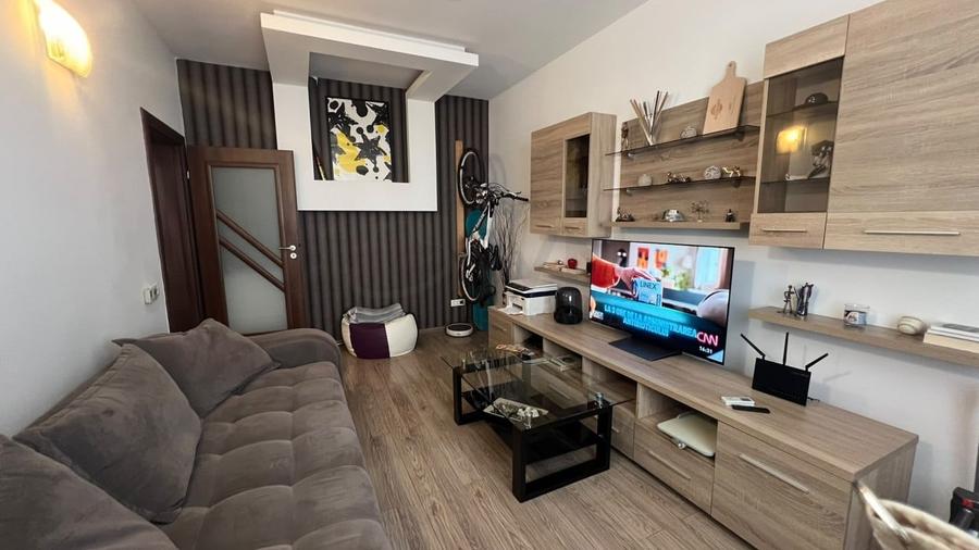 Apartament cu 2 camere decomandat în Barbu Văcărescu