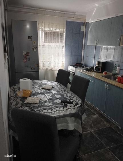 Apartament cu 3 camere, 67 mp, et. 3 din 4, St. Fagarasului , Micro 16 - 3
