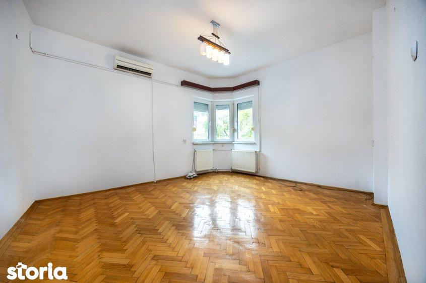 Apartament cu 3 camere în Centrul Civic