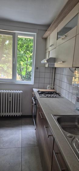 Bucur Obor metrou- se accepta studenti - 1