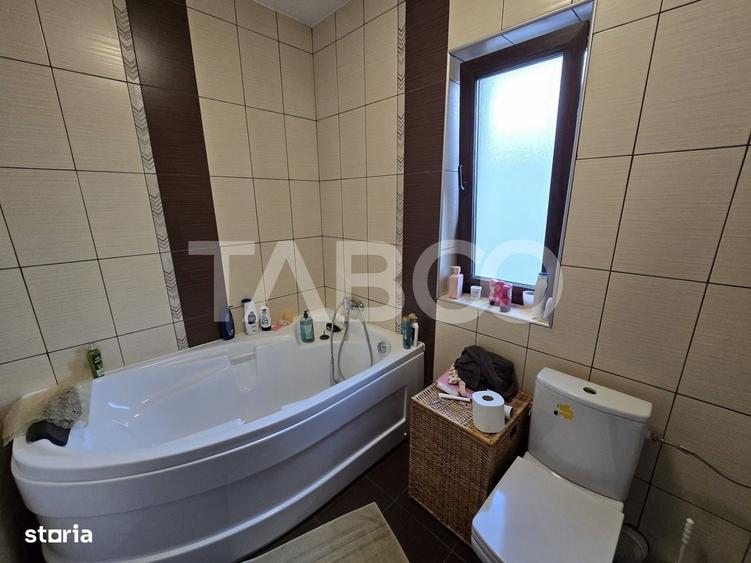 Casă cu 4 camere în Central