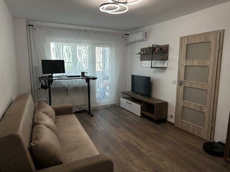 Apartament cu 2 camere decomandat în Obor