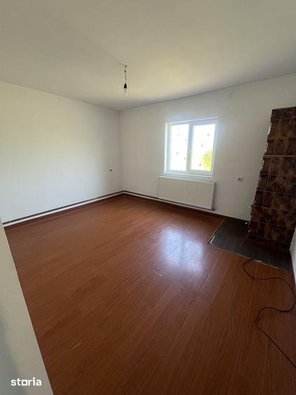 Casă cu 3 camere cu Teren 357 Mp în Șimnicu de Sus