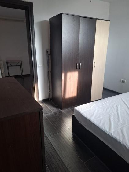 Apartament cu 3 camere decomandat în Roșu