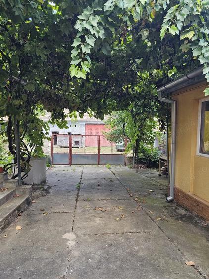 Casă cu 4 camere cu Teren 350 Mp în Geoagiu