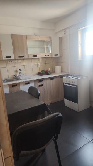 Apartament cu 2 camere decomandat în Berceni