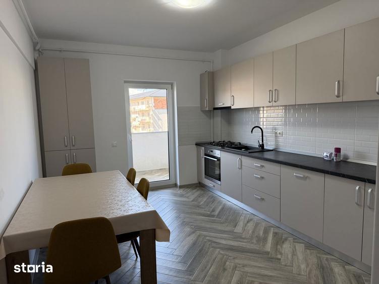 Apartament cu 2 camere decomandat, mobilat în Central