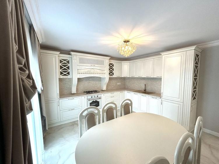 Casă cu 4 camere în Moara